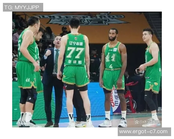 无米之炊，乌戈极力了，27分23篮板，他让韩德君定心脱离，辽宁男篮太惋惜